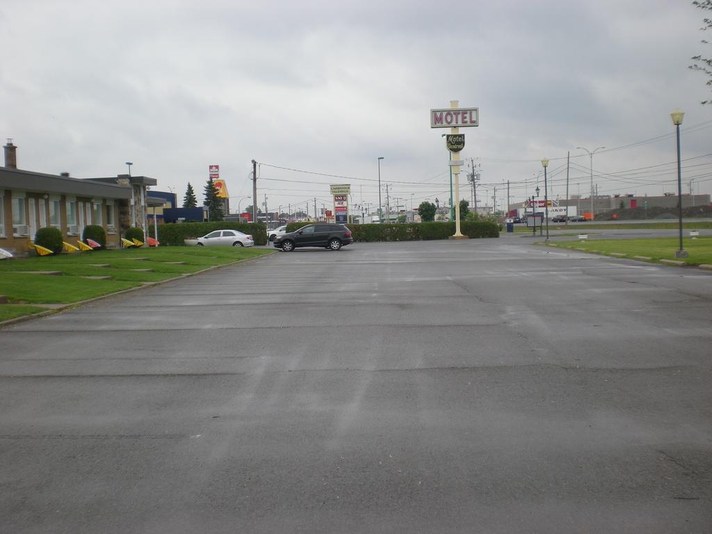Motel Vaudreuil ภายนอก รูปภาพ