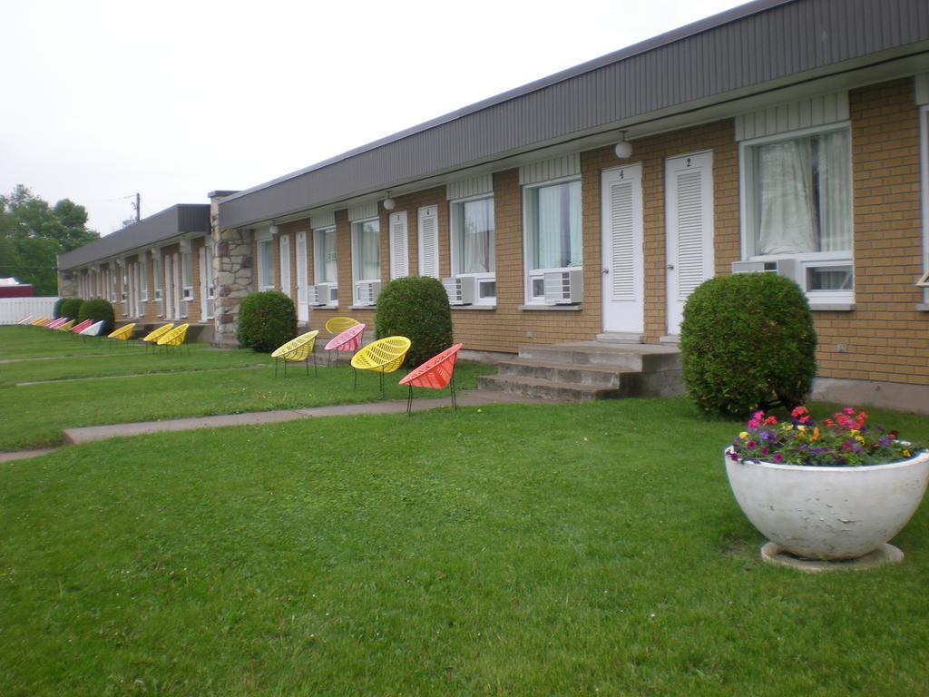 Motel Vaudreuil ภายนอก รูปภาพ
